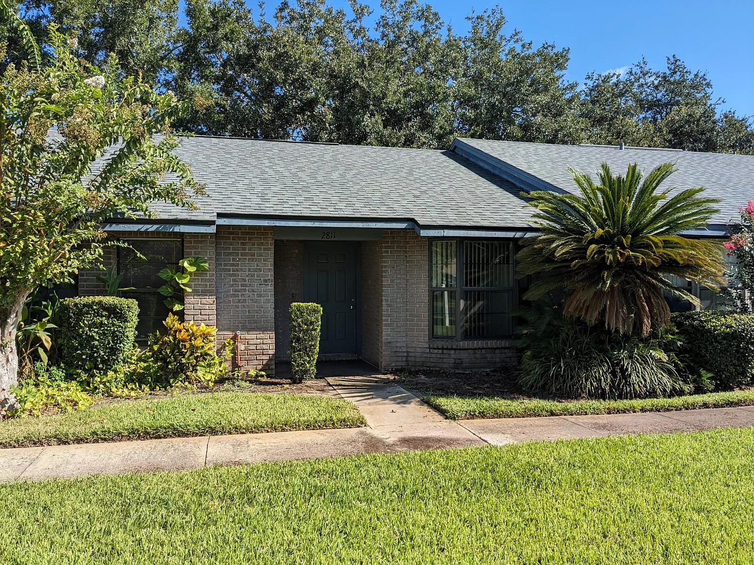 2 bed, 962 sqft, $1,600 — Photo 1