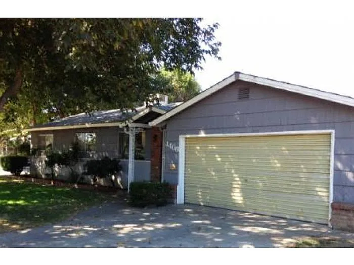 1406 6th St photo 1