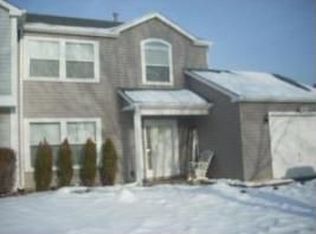 287 Chaparral Cir, Elgin, IL 60120
