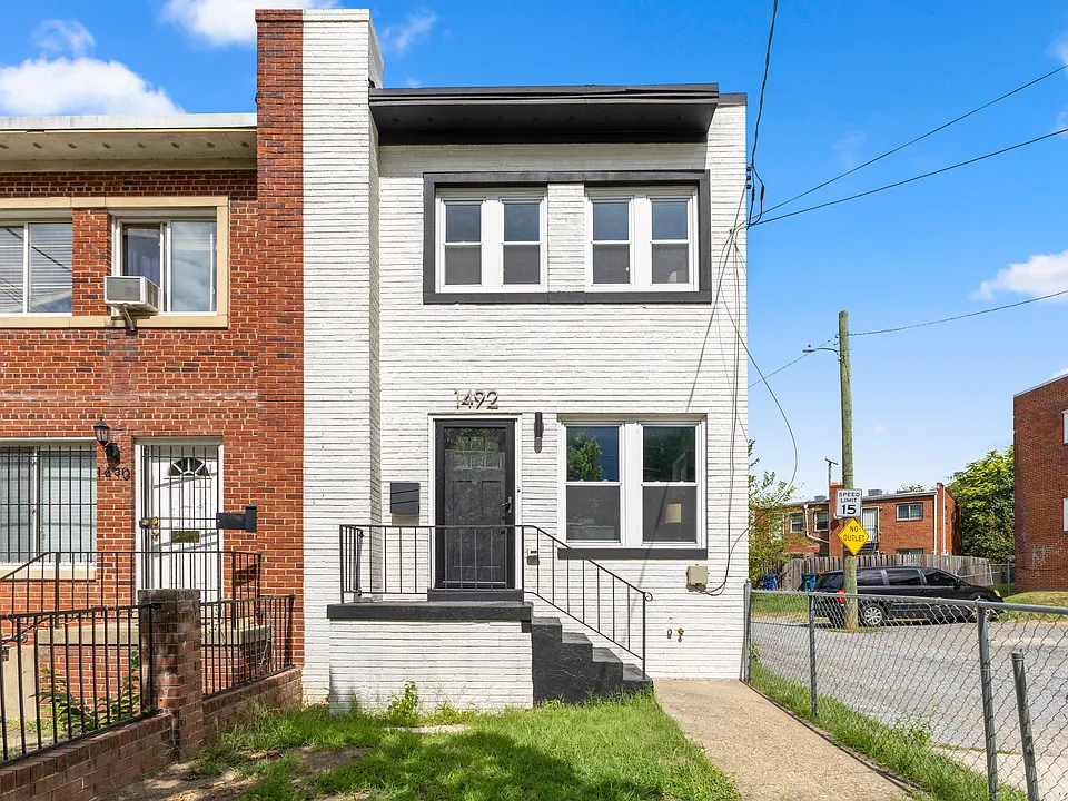 1492 Bangor St SE