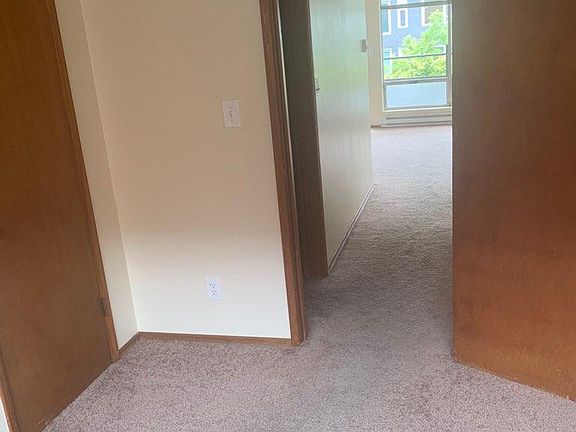 3rd image of 4120 11th Ave NE APT 204