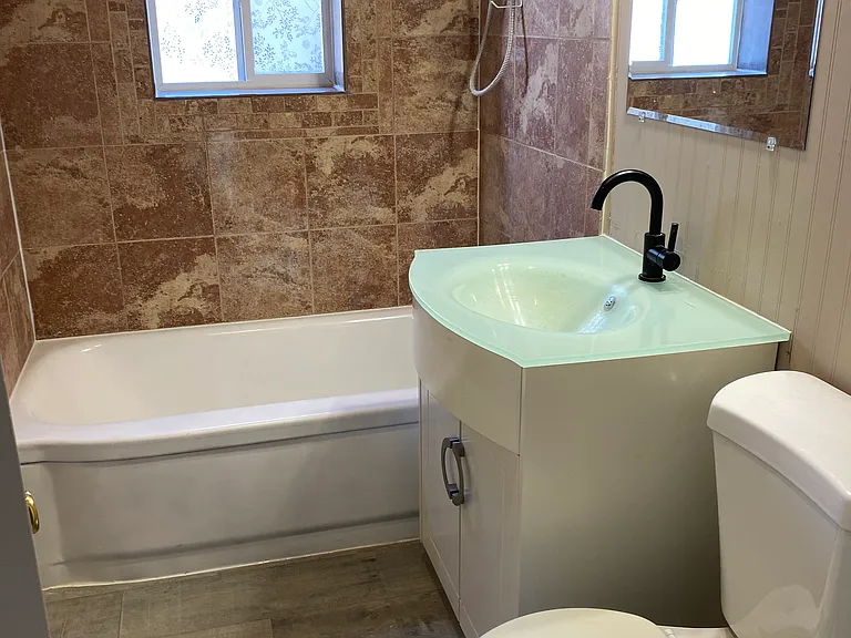 612 Hardy Ave SW #612A — Photo 5