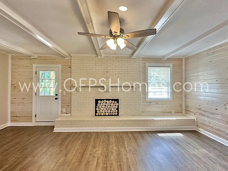 4490 Highway 87 N — Photo 10