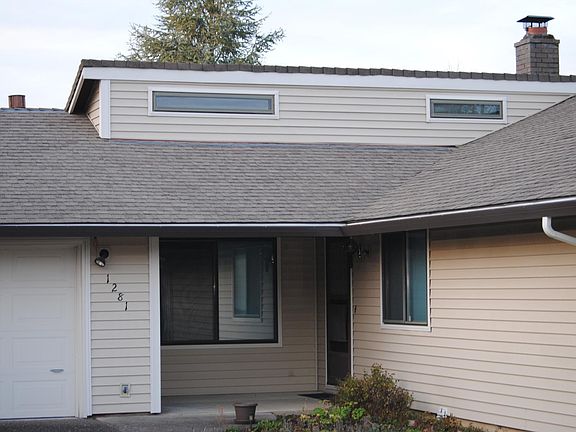 covered entrance porch