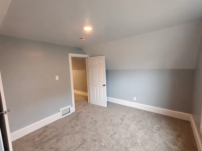 344 N Adams St — Photo 14