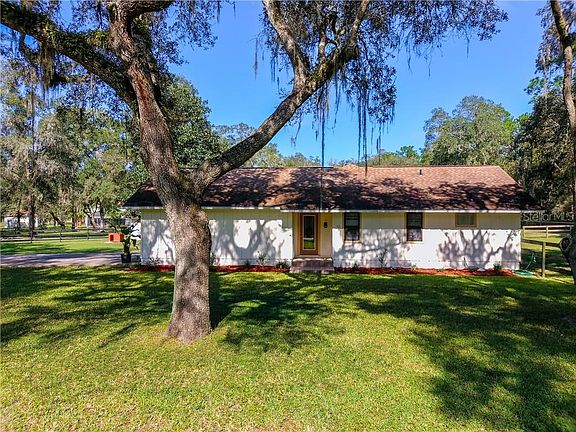 2nd image of 42 Lake Wood Cir