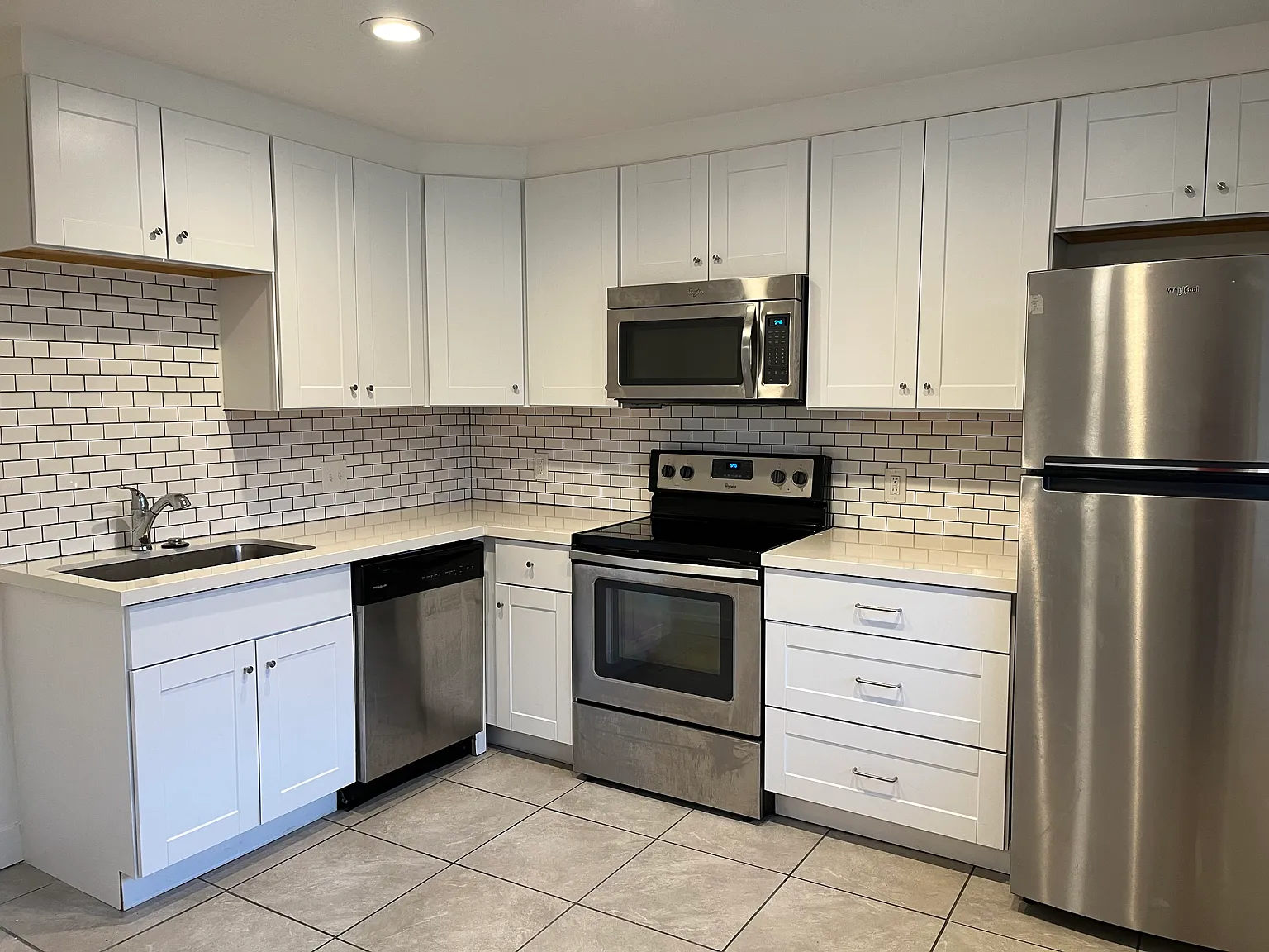2 bed, 850 sqft, $1,375 — Photo 4