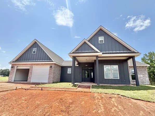 17 Leanne Dr, Picayune, MS 39466