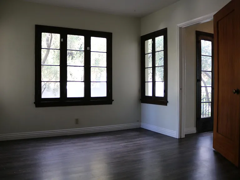 1031 Campus Ave #B — Photo 6