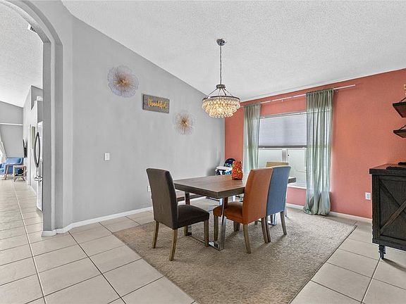 3rd image of 915 LAKE BERKLEY DRIVE