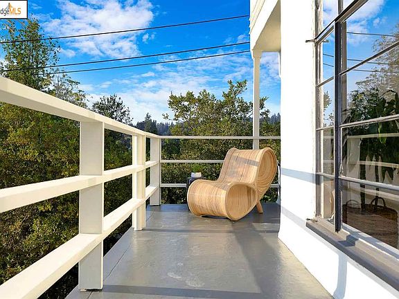 2nd image of 701 Glendome Cir