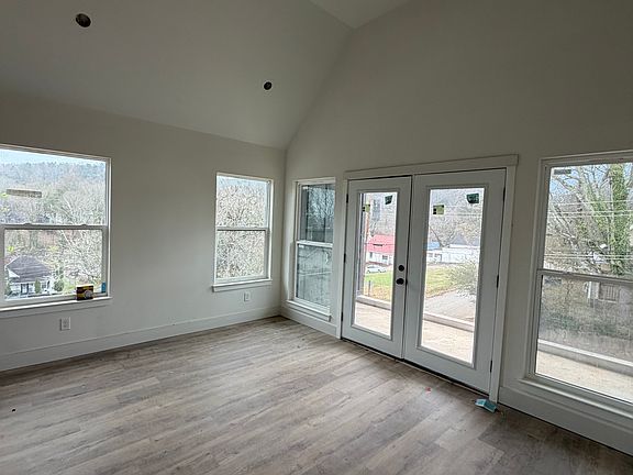2nd image of 4422 Grand Ave #A
