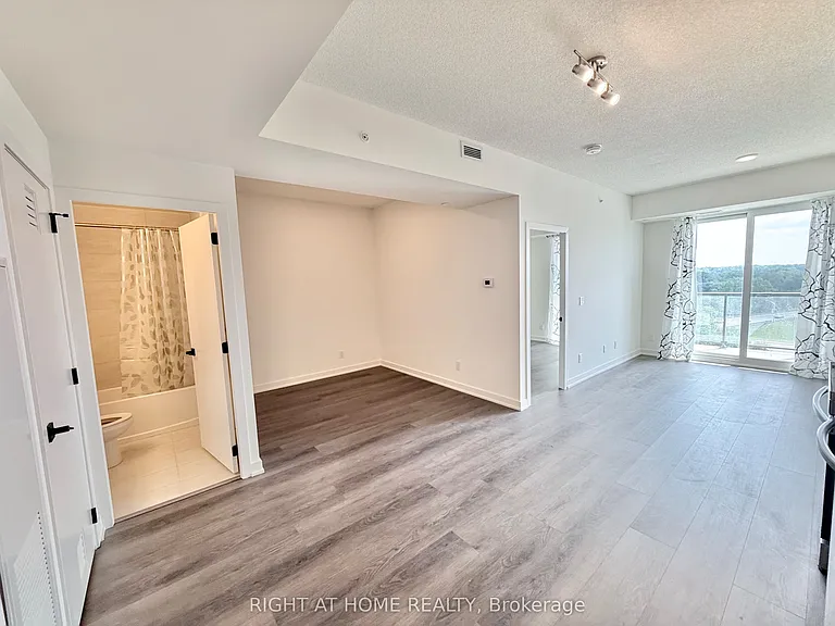 33 Erie Ave #1012 — Photo 5