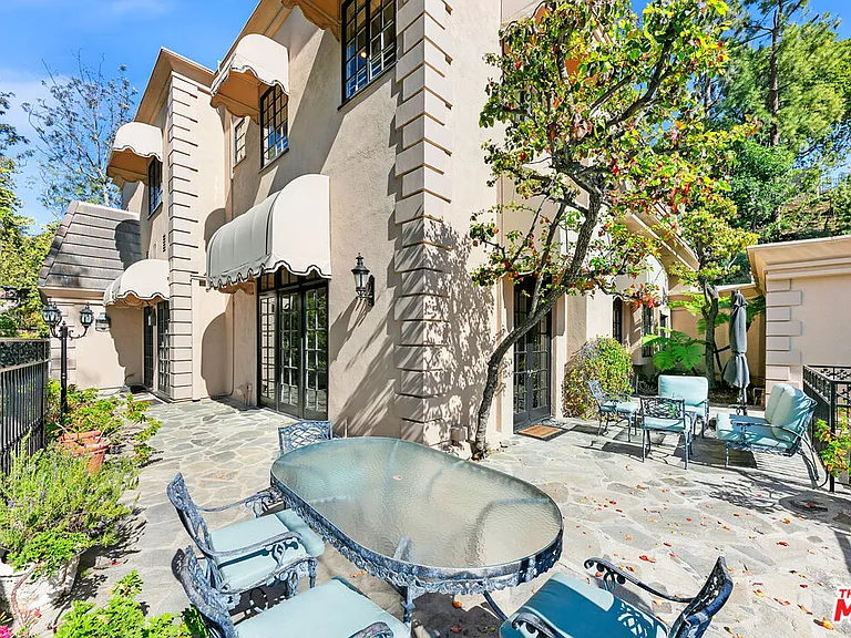 1118 San Ysidro Dr — Photo 18
