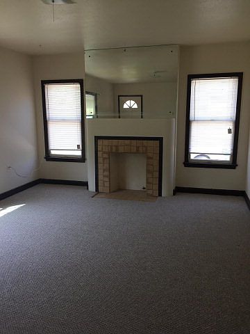 2nd image of 810 E Warren Ave