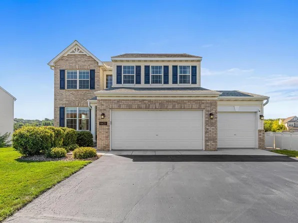 8421 Blazing Star Cir, Shakopee, MN 55379