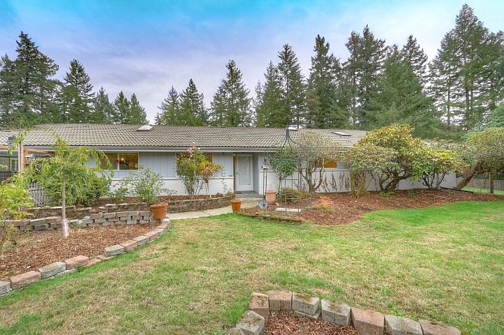 1st image of 10918 Glenwood Dr SW