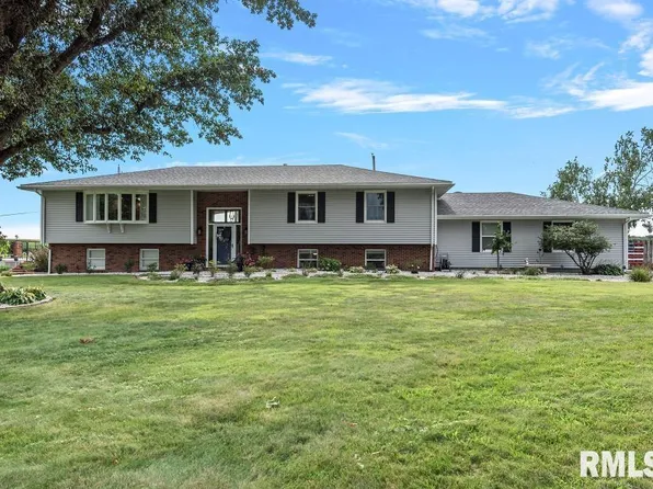 201 Carobeth Dr, Jacksonville, IL 62650