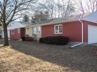609 10th Ave NW, Waverly, IA 50677