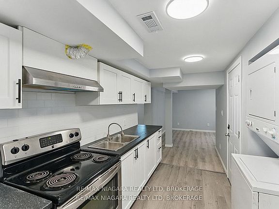 2nd image of 290 Scholfield Ave S