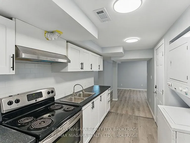 290 Scholfield Ave S #LOWER — Photo 2