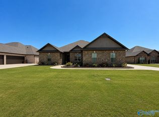 26422 Birkshire Ln, Athens, AL 35613