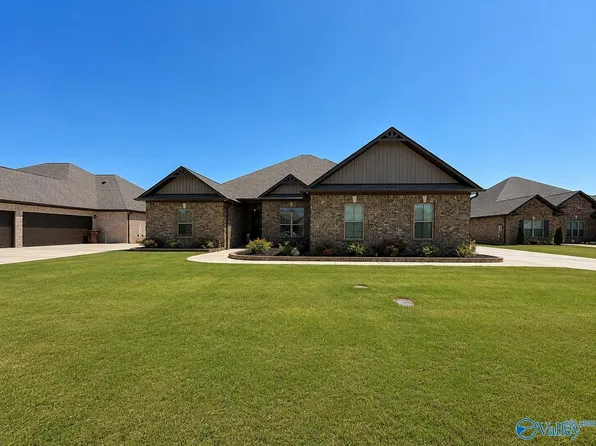 26422 Birkshire Ln, Athens, AL 35613