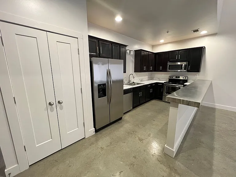 Myers Flats - 3 Bedroom — Photo 7
