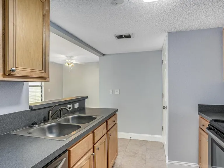 100 Fairway Park Blvd #1304 — Photo 9