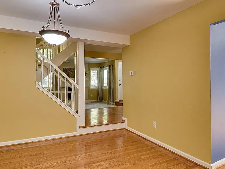 2210 Glencourse Ln — Photo 6