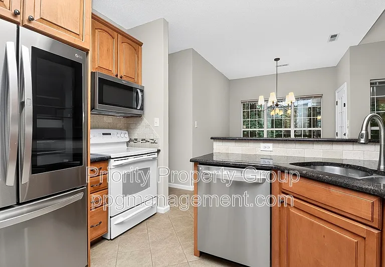 9118 Pine Springs Ct — Photo 17