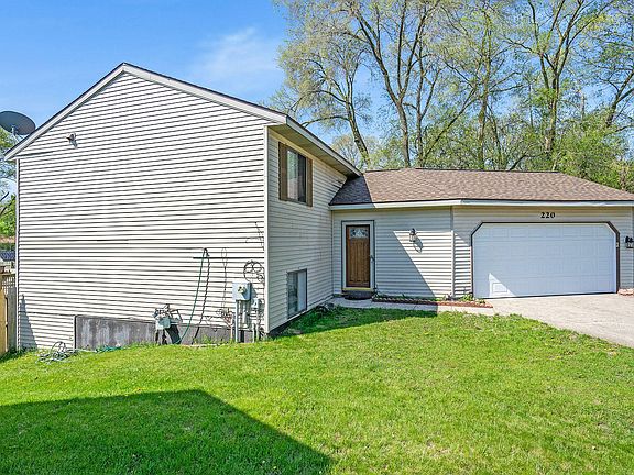 2nd image of 220 Garland Ct SE