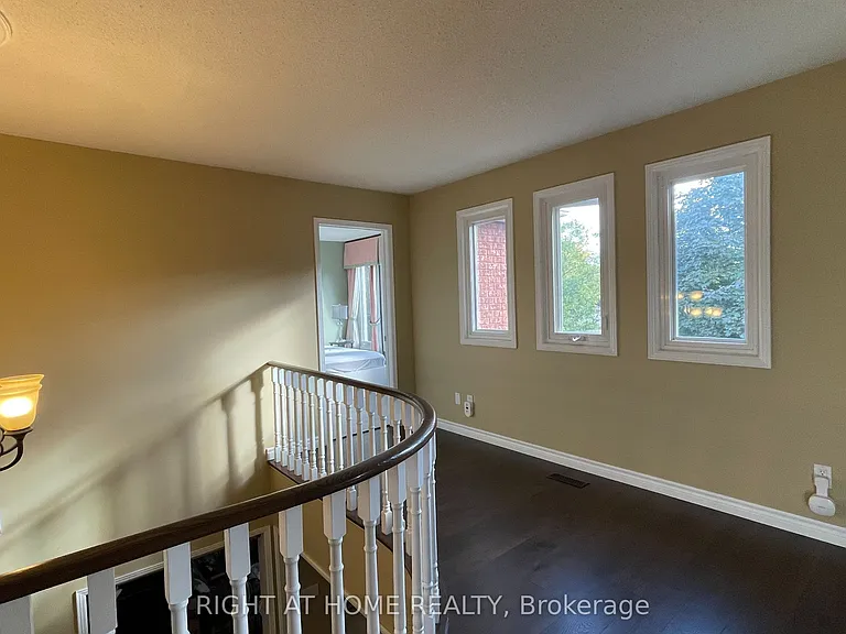 1163 Rosethorne Rd #UPPER — Photo 5