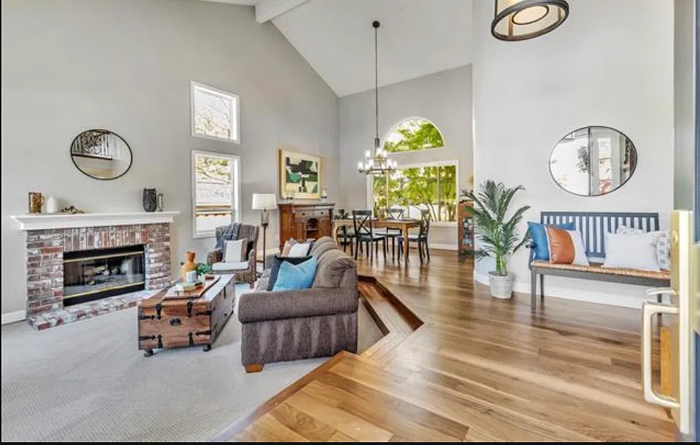 4 bed, 2797 sqft, $6,998 — Photo 3