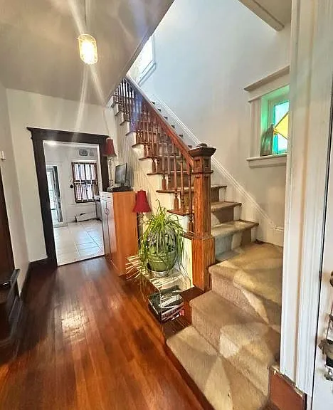 32 Herbert Ave — Photo 2