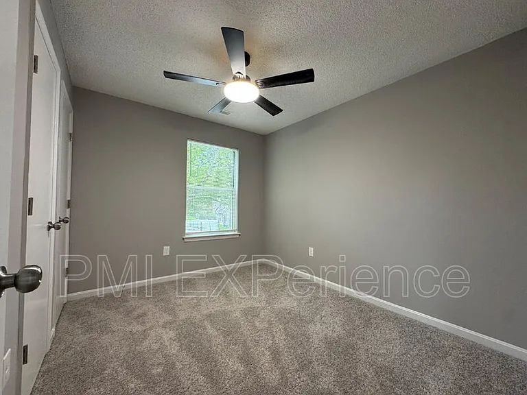 2607 Camelback Ln #6 — Photo 11