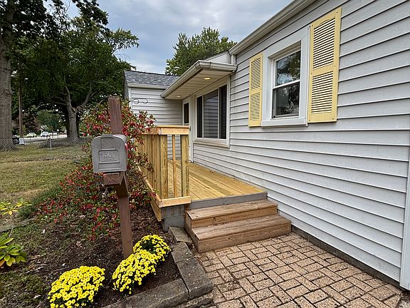 3rd image of 3320 Normandy Rd