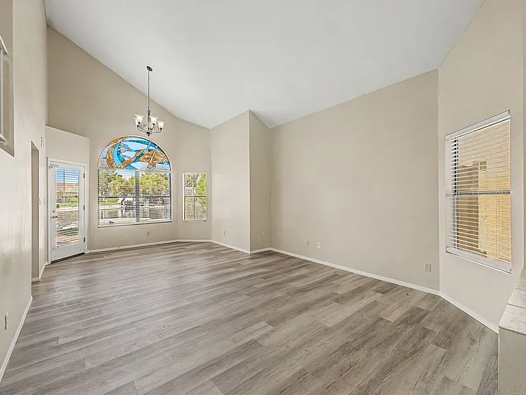 184 S Willow Creek St — Photo 8