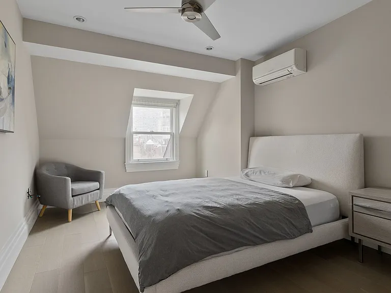 135 Commonwealth Ave #Penthouse 7/8 — Photo 26