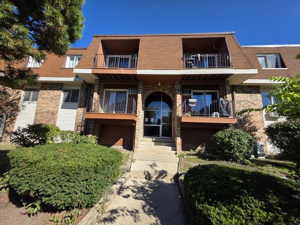 1065 Valley Ln APT 208, Hoffman Estates, IL 60169 – 2-bedroom rental in Hoffman Estates
