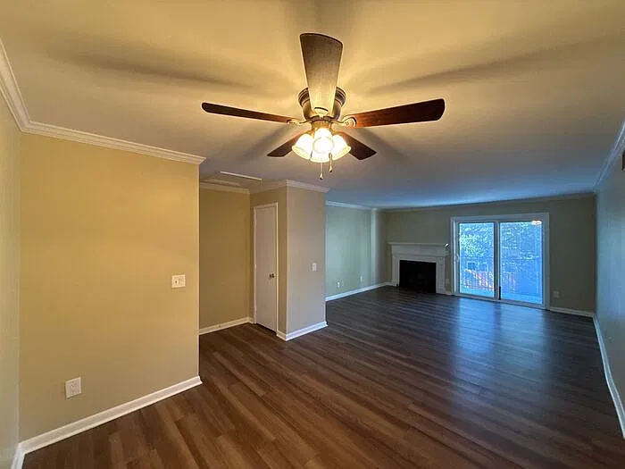 2 bed, 2.0 bath, 960 sqft, $1,450 — Photo 2