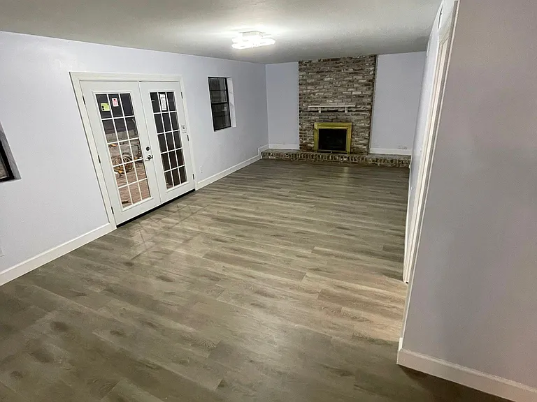 1873 Woodleigh Dr W — Photo 16