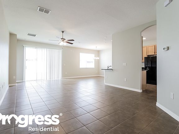 3rd image of 619 Star Magnolia Dr
