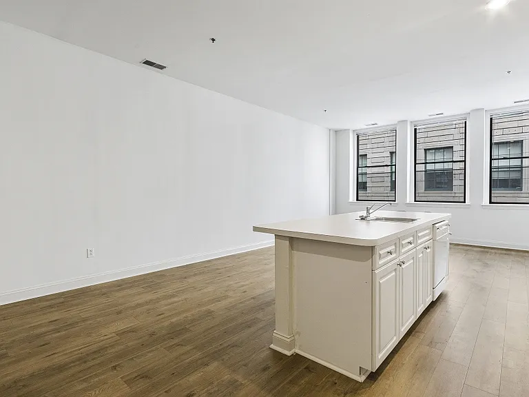 1300 Chestnut Street — Photo 14