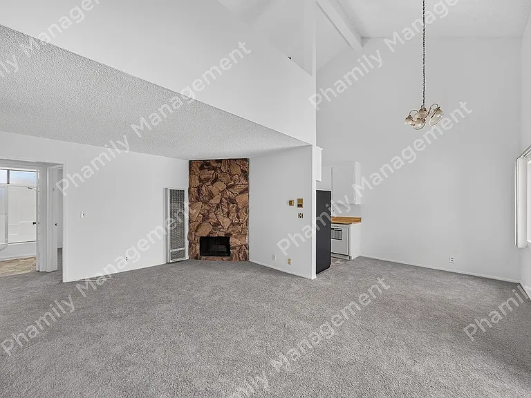 11575 Moorpark St #203 — Photo 4