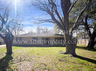 211 Stonegate St, Terrell, TX 75160