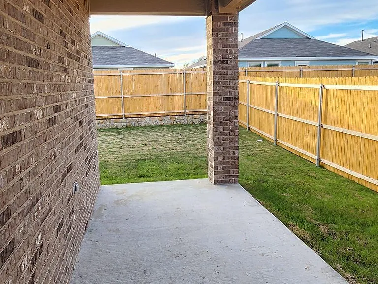 1422 Mesquite Ln — Photo 16