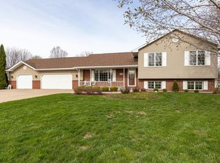 2913 Daniel Ct, Oshkosh, WI 54904