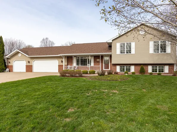 2913 Daniel Ct, Oshkosh, WI 54904