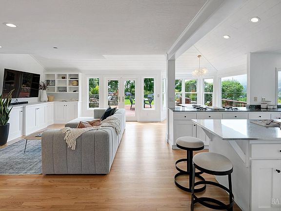 4th image of 210 Stanford Avenue